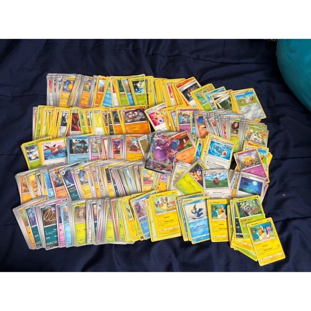 Pokémon TCG 500 Card Lot Crobat Vmax